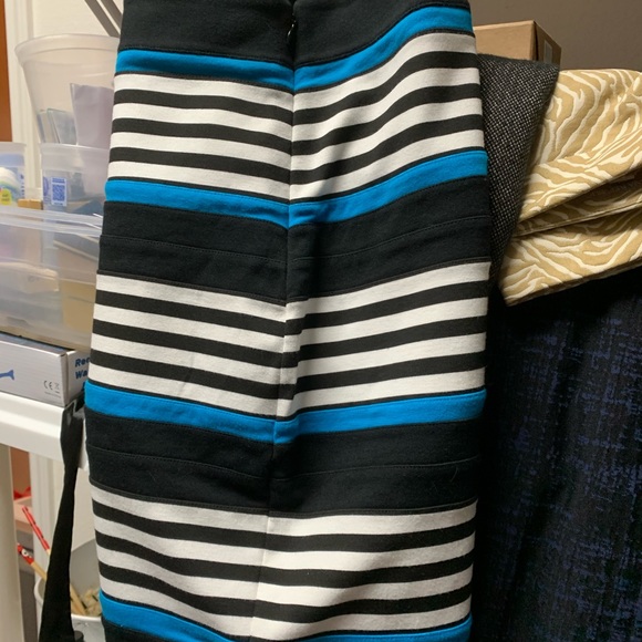 Express striped bandage pencil skirt - Picture 3 of 3